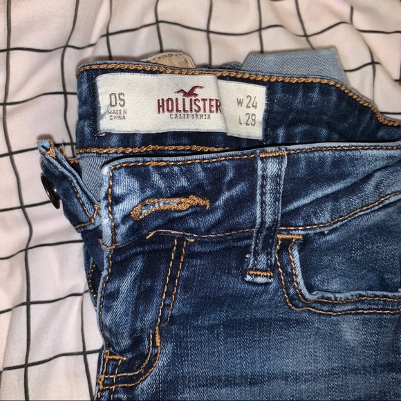 Hollister Dark Wash Jeans - Picture 3 of 3